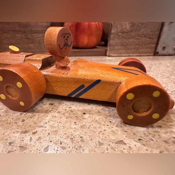 TUFFER USA Wooden Handmade Race Car W Yellow And Blue Detailing - Picture 14 of 16